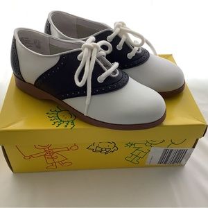 Smartfit Saddle Shoe Oxford girls sz. 2 NEW